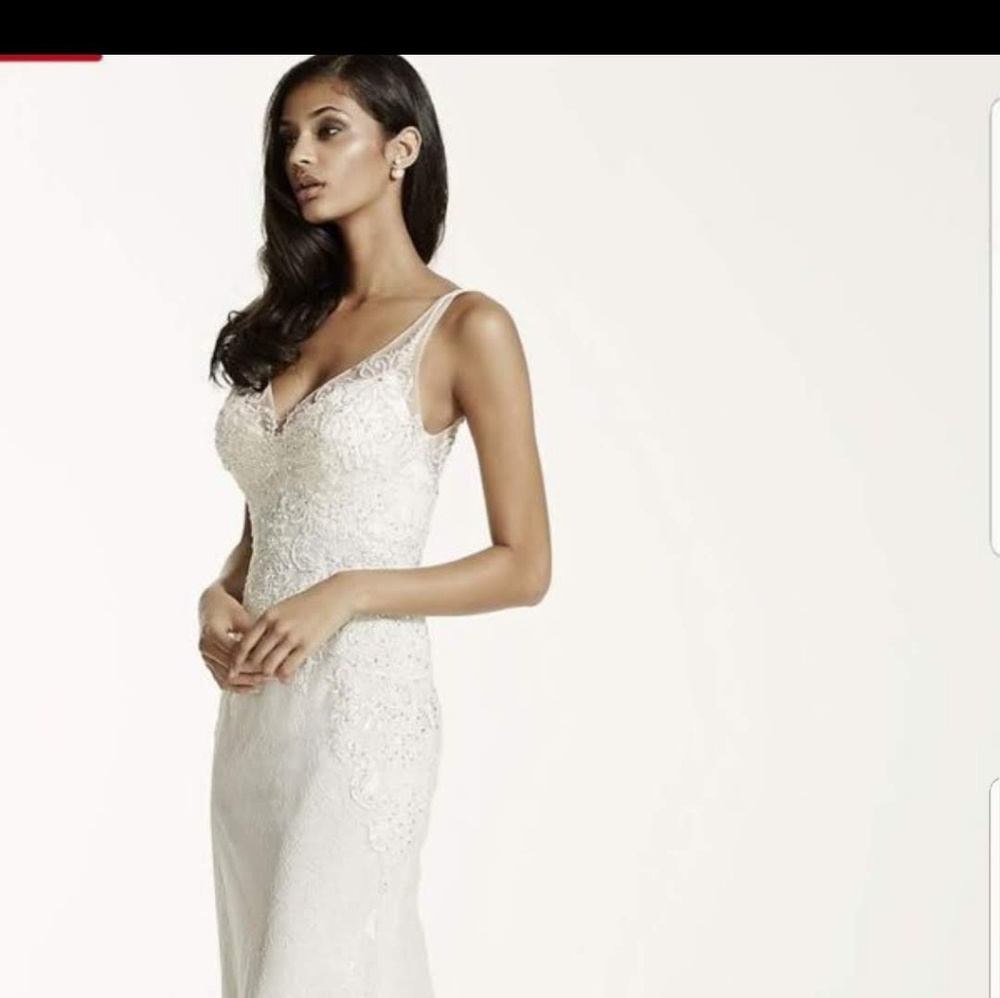 Lace tank sheath gown with vaiLine wedding